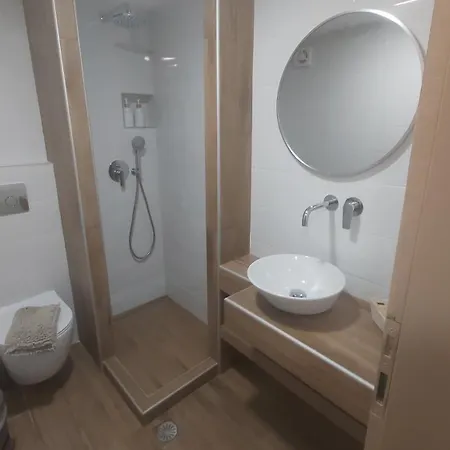 Twelve 12 Islands * Szími