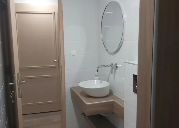 Twelve 12 Islands Szími